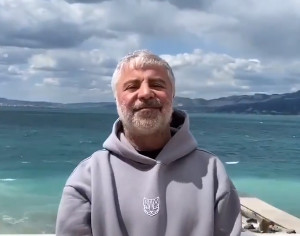 «Какая крутышка»: Сосо Павлиашвили показал танцы младшей дочери на конкурсе