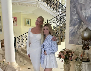 «Уехала из дома»: Анастасия Волочкова рассказала об отношениях с дочерью