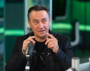 «Моя императрица»: Камиль Ларин выложил редкое фото с женой в день её рождения
