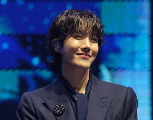 Вышел трейлер документального фильма про k-pop айдола J-Hope из BTS