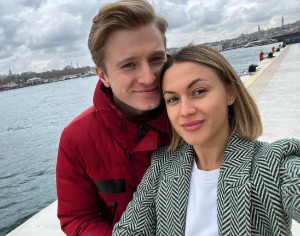 «Держусь руками за голову»: Жена Вячеслава Чепурченко рассказала о трудностях материнства