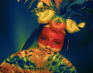 Наталья Подольская устроила жаркие шаманские танцы в клипе «Аяуаска»