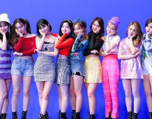 K-pop айдолы TWICE выпустили новый мини-альбом и зажигательный клип