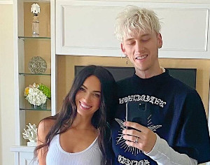 Гитаристка Machine Gun Kelly прокомментировала слухи о романе с ним