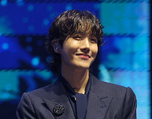 Очередной участник BTS отправляется в армию