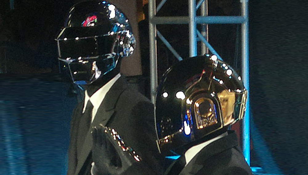 Группа Daft Punk выложила редкое архивное видео выступления без масок