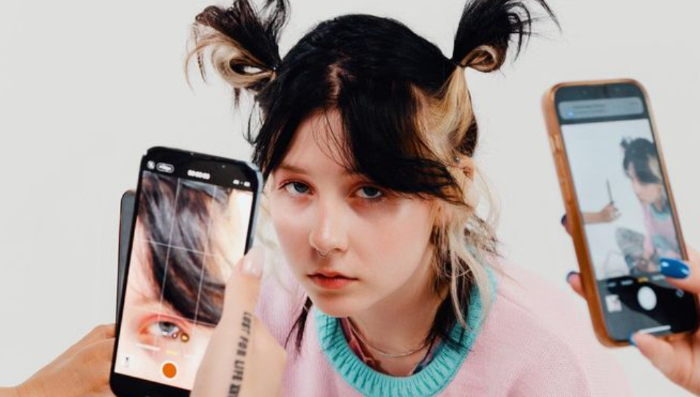 15-летняя дочь Глюкозы раскрыла название дебютного альбома