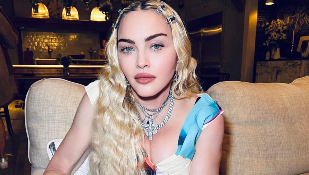 Мадонна призналась в очередной пластической операции