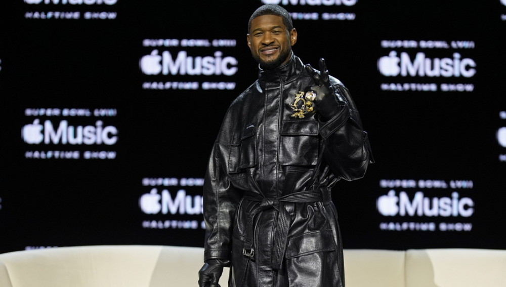 Usher выпустил первый сольный альбом за 8 лет. Название - "Coming home"