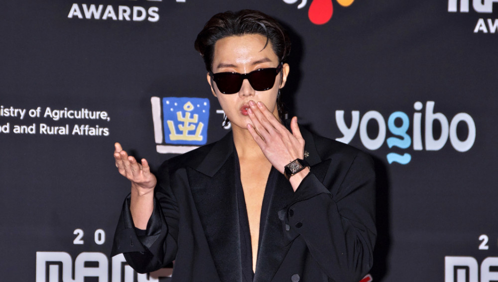 K-POP: J-Hope из BTS повысили до командира взвода корейской армии