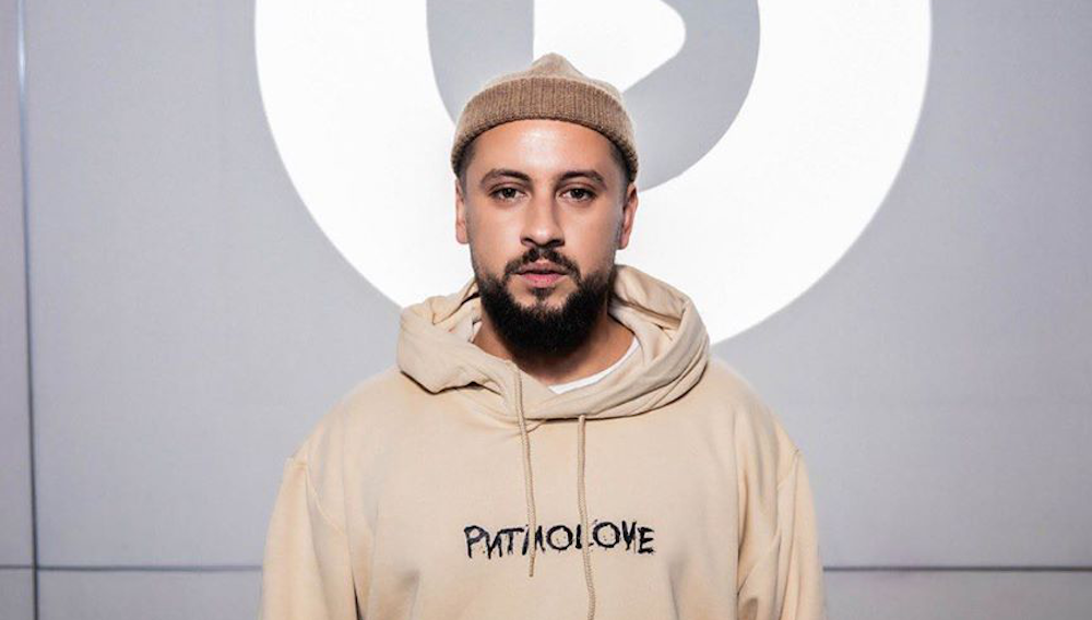 Монатик создал сон о любви в клипе «Сильно»